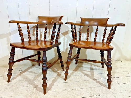 Antique captain bow chair - captain’s,