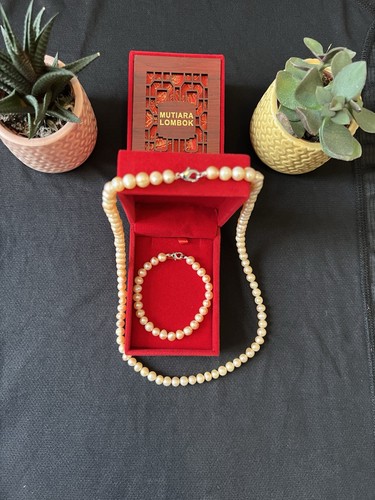 Set necklace and - and, bracelet