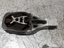 9811786680 engine mounting