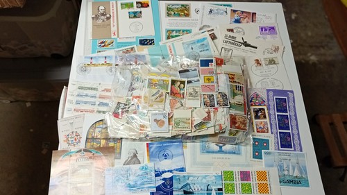 Estate stamps wonder - stamps, box