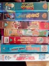 VHS collection Of Animated Films scooby doo Batman Tom And Jerry Etc 