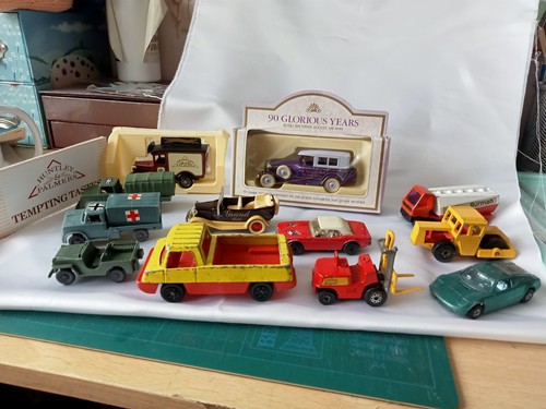 Job lot toy - toy, cars