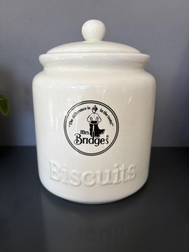 Mrs bridges biscuit - cookie, jar