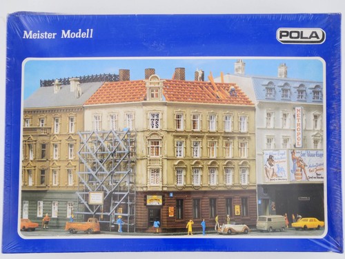 Pola 346 corner - house, pub