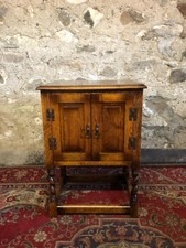 BEAUTIFUL SOLID OAK SIDE TABLE