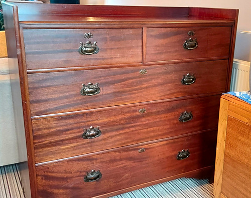 Arts and crafts chest - arts, of