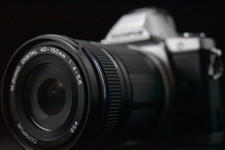 [US Duty Paid] Olympus OMD E-M5 Mirrorless Digital Camera with Lens Silver 8264