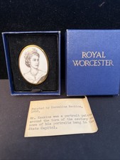 VINTAGE JEWELRY ROYAL