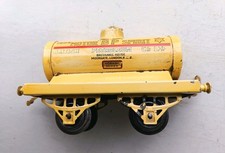 HORNBY SERIES 1930-34 O GAUGE TINPLATE "B P MOTOR SPIRIT" TANK WAGON 2nd VERSION