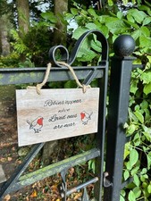 Robins Appear When Loved Ones