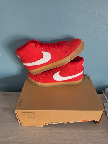 Brand new university red - *brand,