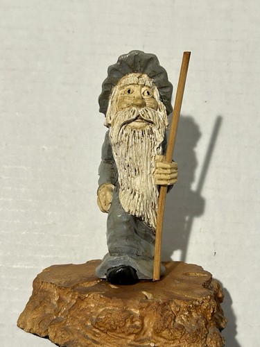 Wooden wandering wizard - wooden, on