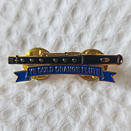 The old orange flute - old,