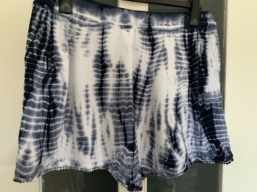 Blue white tie dye - white, shorts
