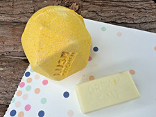Lush golden slumbers bath bomb - lush,