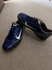 Retro R9 Blue football boots