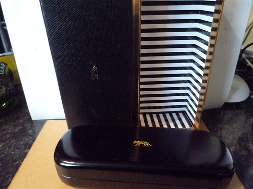 Jono hennessy boxed designer - jono,
