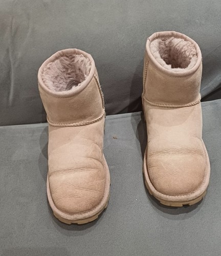 Ugg women boot - ugg,