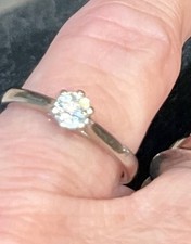 LEO DIAMOND Round Solitaire