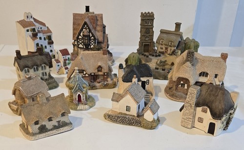 Miniature cottage ornaments - 12,