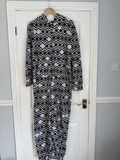 Bnwt black white zigzag - black,