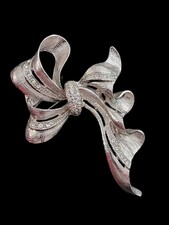 Ciro Crystal Bow Brooch Silver