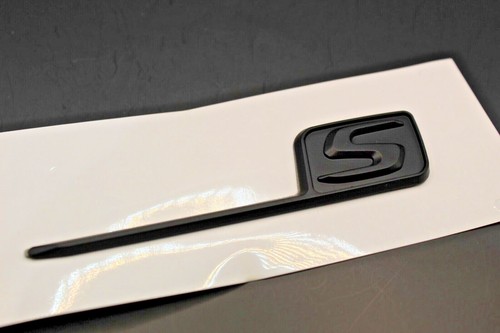 Badge matte black red - black, amg