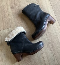 UGG® AUSTRALIA  BOOTS BLACK