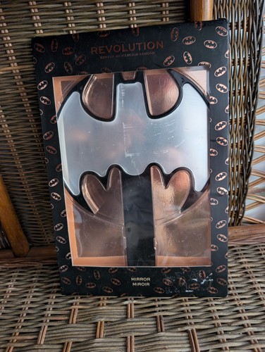 Batman makeup revolution - revolution, x