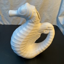 White Ceramic Seahorse Sanor