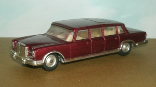 Scale 1960s mercedes - 1/50,