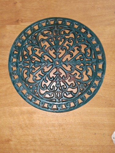 Cast iron trivet stand - stand, round