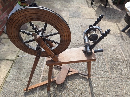 Vintage saxony spinning wheel - saxony,