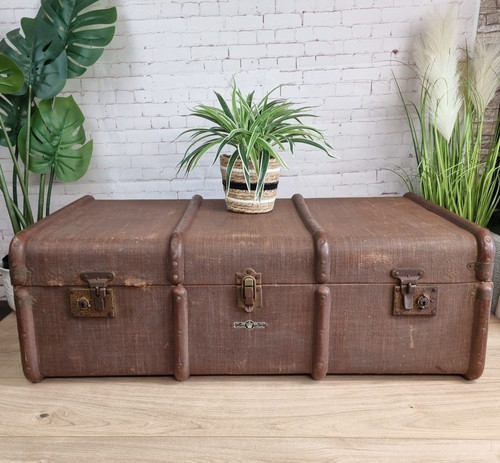 Large vintage steamer trunk - large,