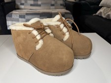 UGG Pumped Lace-Up Chestnut