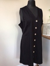 PRIMARK BLACK V NECK BUTTON