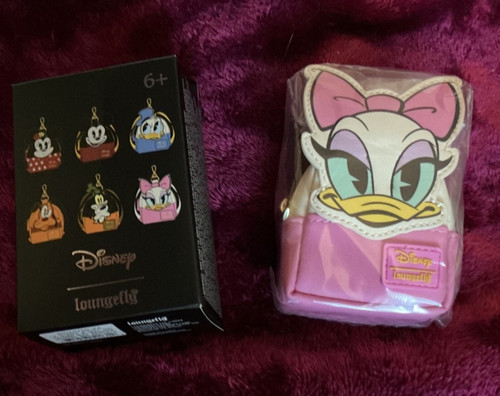 Loungefly disney daisy duck - loungefly,