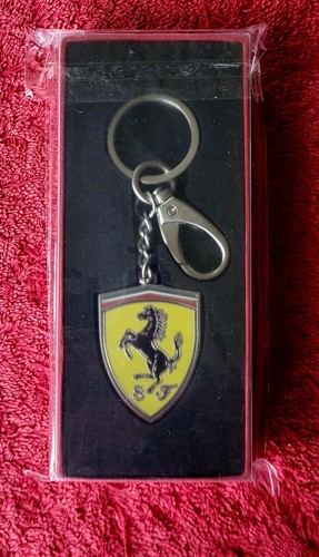Ferrari keyring enamel - ferrari,