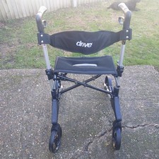 Drive Genesis Rollator 10444SL