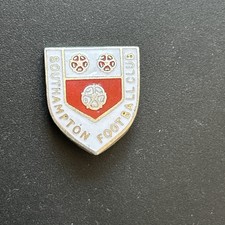 SOUTHAMPTON FC  - VINTAGE ENAMEL CREST BADGE