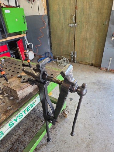 Antique blacksmith leg vice - antique,