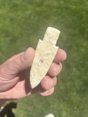 Flint knapping arrow head made - flint,
