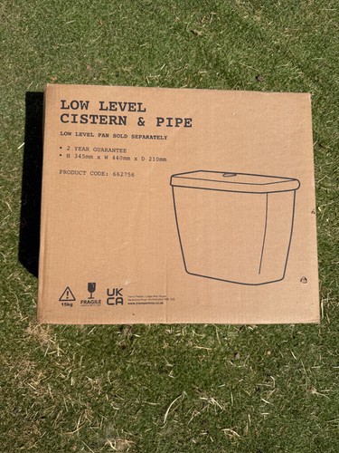 Low level cistern and pipe - level,