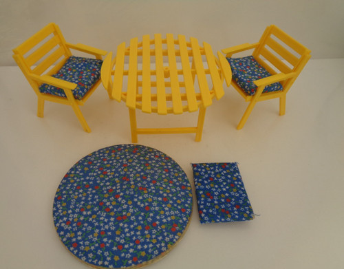 Vintage sindy garden - garden, table