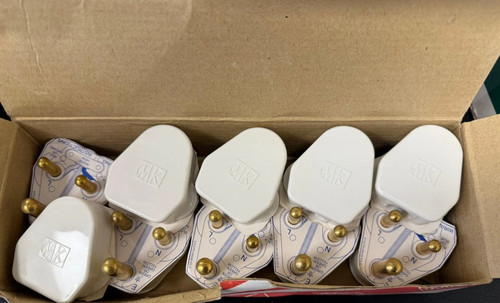 Round electrical plug 15a - round, mk