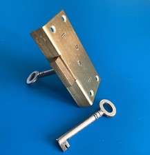 Vintage Brass Cabinet Till / R/hand Door Lock 76mm X 38mm X 12mm + 2 Keys.