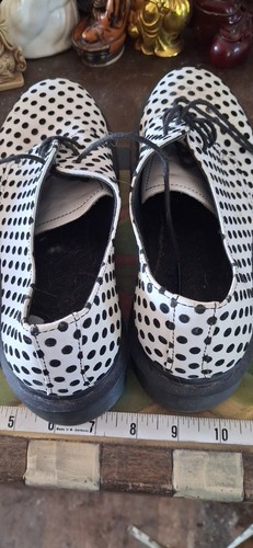 White with black - white, doc