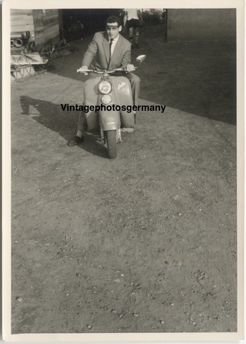 Z4027 photo 1950s vespa - photo,