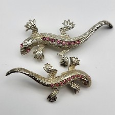 Adorable vintage lizard brooch