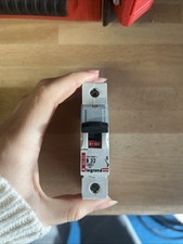 LEGRAND - 32 AMP CURVE B 6kA MCB CIRCUIT BREAKER